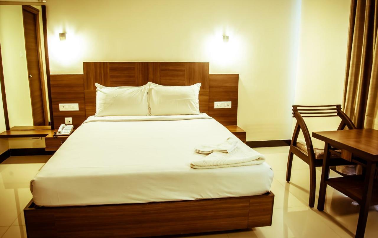 The Pioneer Hotell Visakhapatnam Eksteriør bilde